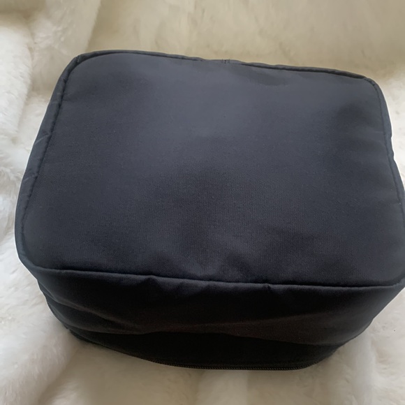 Dior - Brand New 2 compartment makeup with makeup brush holder section - Picture 3 of 7